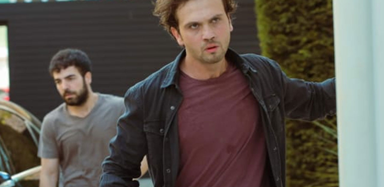 Dizi setinde talihsiz kaza! Aras Bulut İynemli hastaneye kaldırıldı